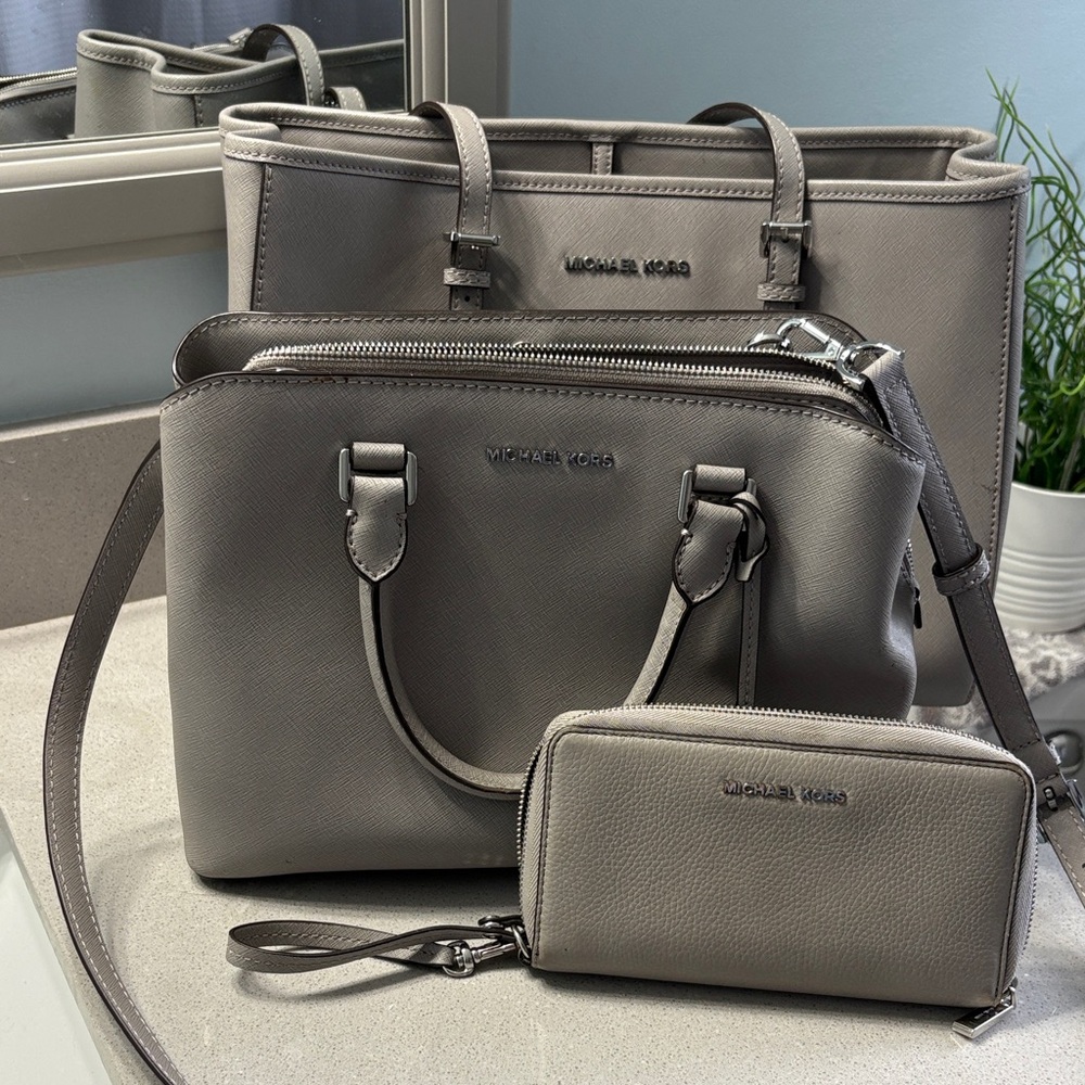 3 Michael kors bags matching tote crossbody n wallet